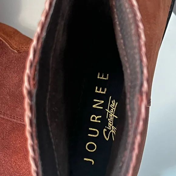 Journee Signature Womens Carmela Bootie. Size 8.5 NWOB