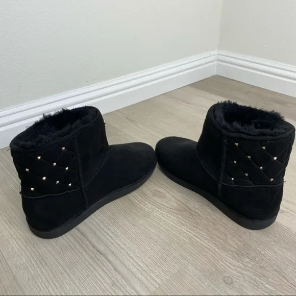 Juicy Couture black snow/winter boots