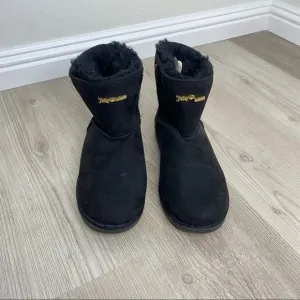 Juicy Couture black snow/winter boots