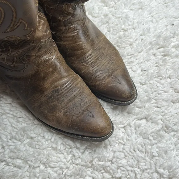 Justin’s Classic Brown Leather Cowboy Boots Weathered Extra Wide Classic