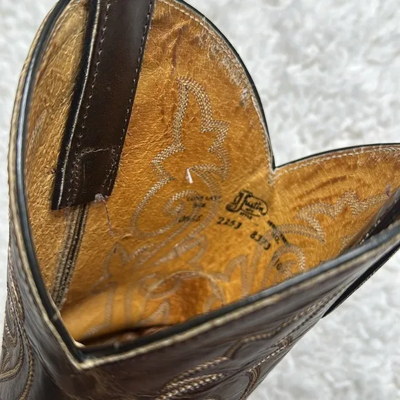 Justin’s Classic Brown Leather Cowboy Boots Weathered Extra Wide Classic