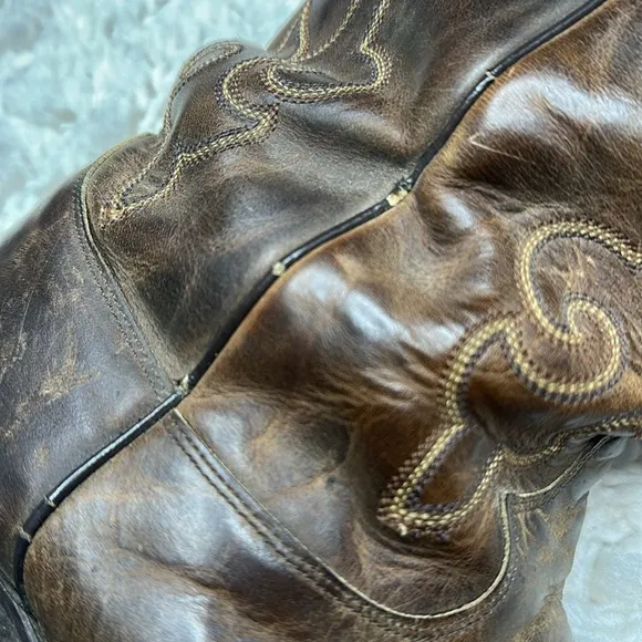Justin’s Classic Brown Leather Cowboy Boots Weathered Extra Wide Classic