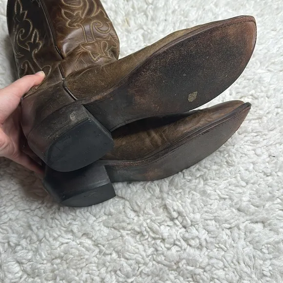 Justin’s Classic Brown Leather Cowboy Boots Weathered Extra Wide Classic
