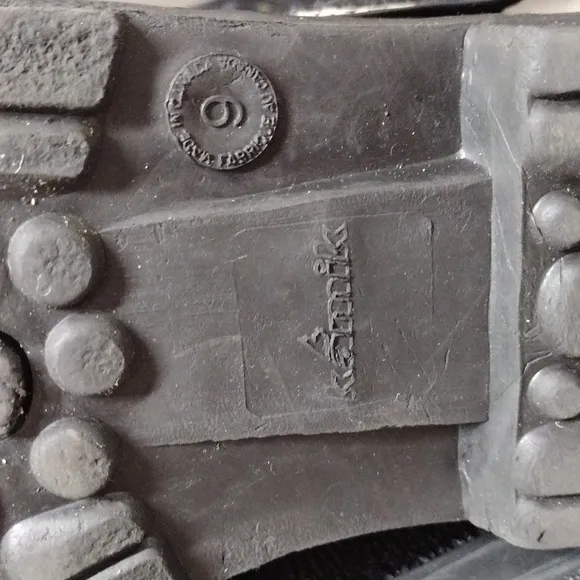 Kamik Skidoo winter boots 9