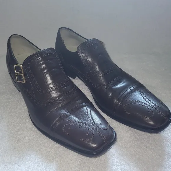 Kenneth Cole dress shoes size: 10.5