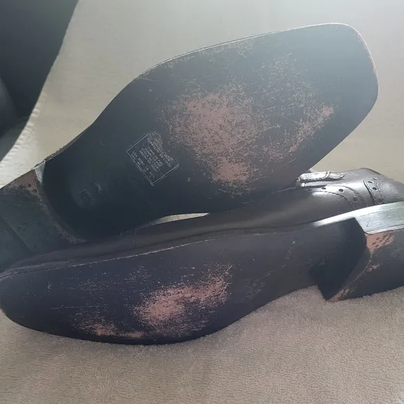 Kenneth Cole dress shoes size: 10.5