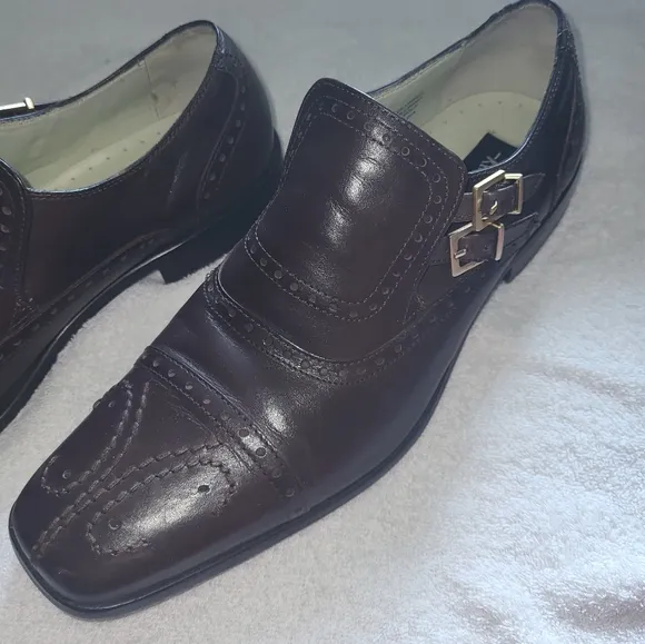 Kenneth Cole dress shoes size: 10.5