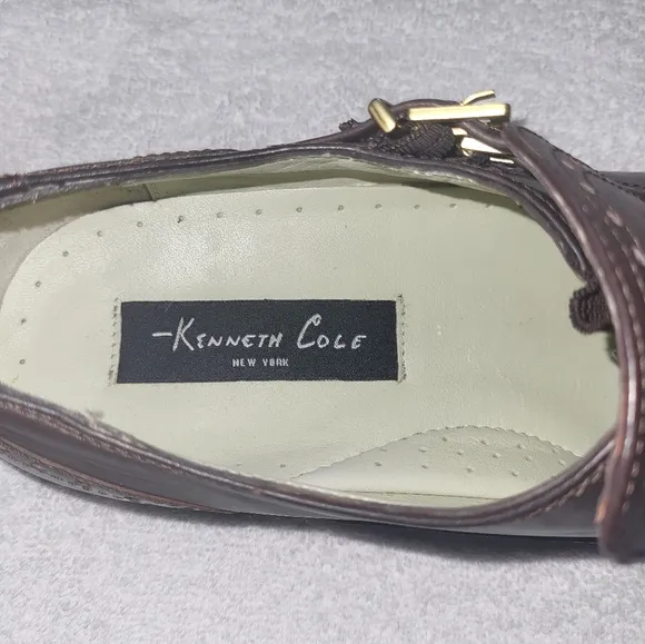Kenneth Cole dress shoes size: 10.5