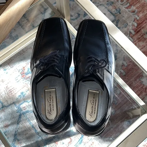 Kenneth Cole New York Black Leather Dress Shoes- Size 9