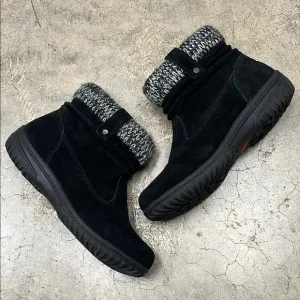 Khombu Black and Gray Winter Boots with Knit Collar