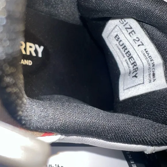 Kids size 10C/27 Burberry sneakers