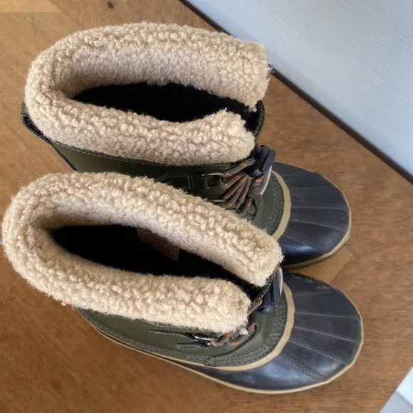 Kids Sorel winter boots size 3