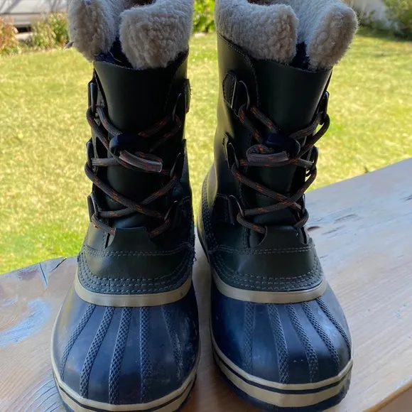 Kids Sorel winter boots size 3