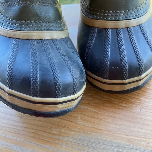 Kids Sorel winter boots size 3