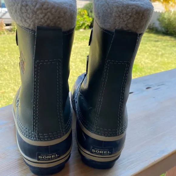 Kids Sorel winter boots size 3
