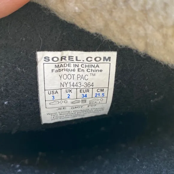 Kids Sorel winter boots size 3