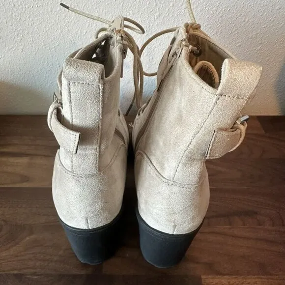 Koi Footwear Suede Beige Combat Boots Heeled Zip Up Buckles Size 6