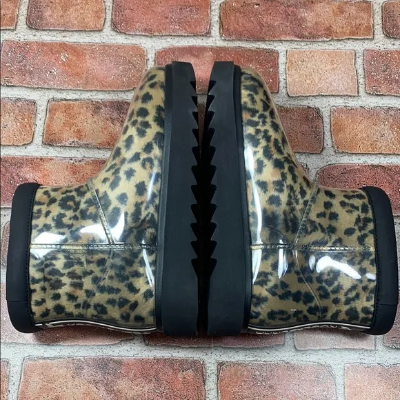Koolaburra by UGG Leopard Print Boots Size 6