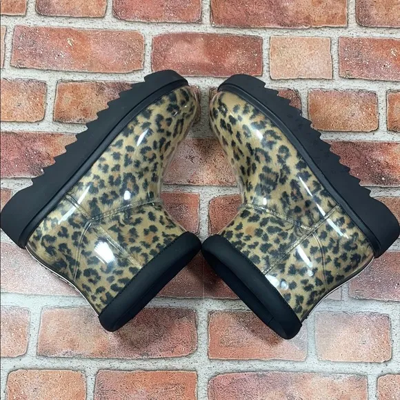 Koolaburra by UGG Leopard Print Boots Size 6