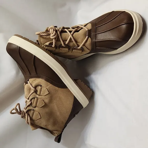 Koolaburra by UGG Tan Brown Leather Lace-up Winter boots (w size 9)