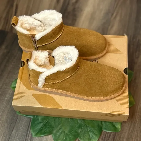 KOOLABURRA By UGG Ultra Mini Winter Boots NWT and Box