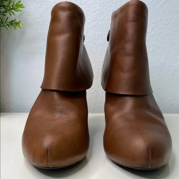 Kork-Ease Ankle Boot Bootie Cuffed Leather Size 9 Chestnut Brown