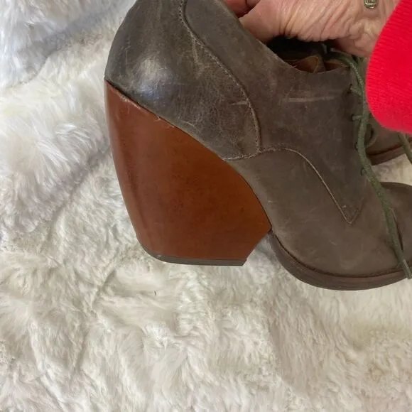 KORKS Kork-Ease Estella  olive green lace up leather ankle boots booties 9.5