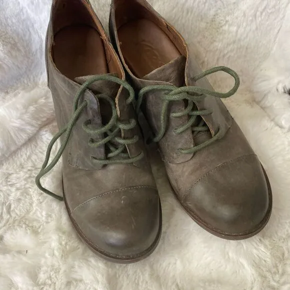 KORKS Kork-Ease Estella  olive green lace up leather ankle boots booties 9.5