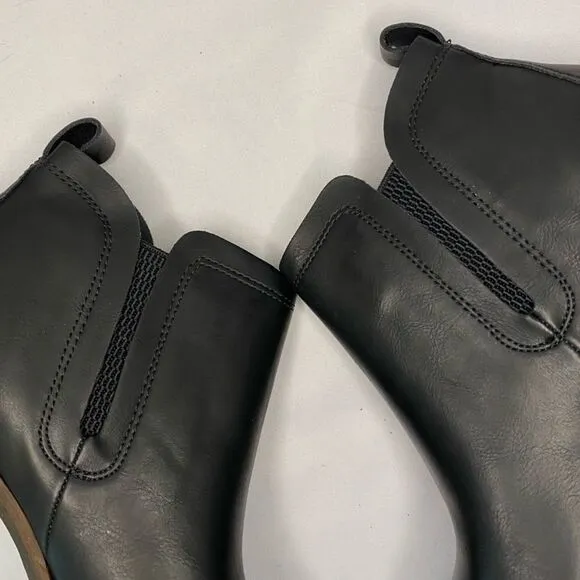 Korks Black Tasha Ankle Boots size 10. NWOT