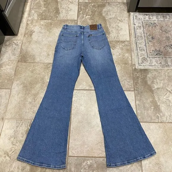 Lee Vintage Modern High Rise Flare Jeans 28x33 NWT Stretch Distressed Denim