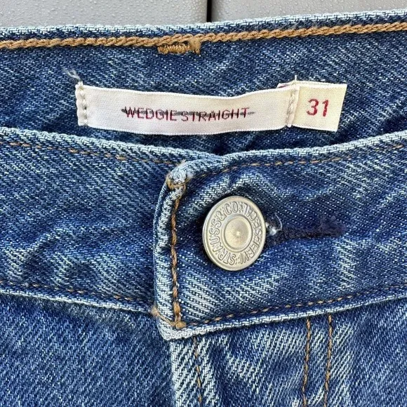 Levi’s women’s premium wedgie straight jeans destructed Oxnard drive med sz 31