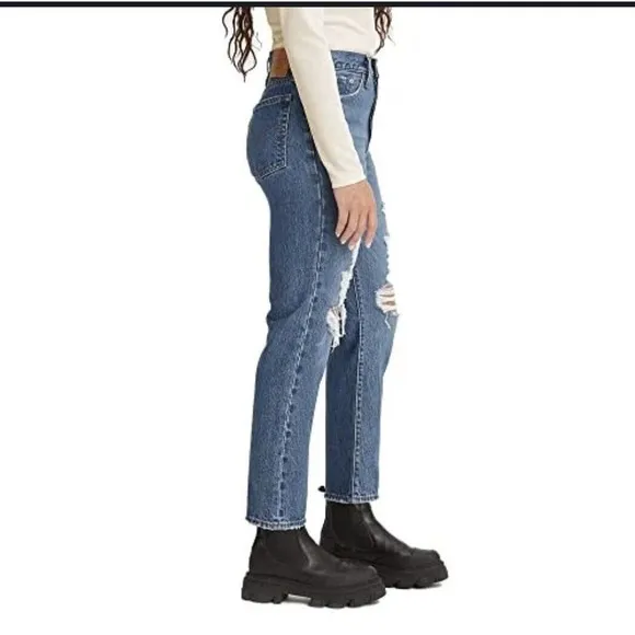Levi’s women’s premium wedgie straight jeans destructed Oxnard drive med sz 31