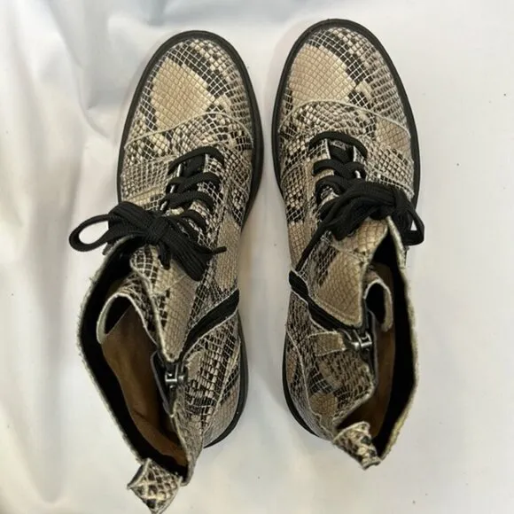 Linea Paolo Snake Skin Lace Up Combat Moto Boots- Size 9.5 m  NWOB