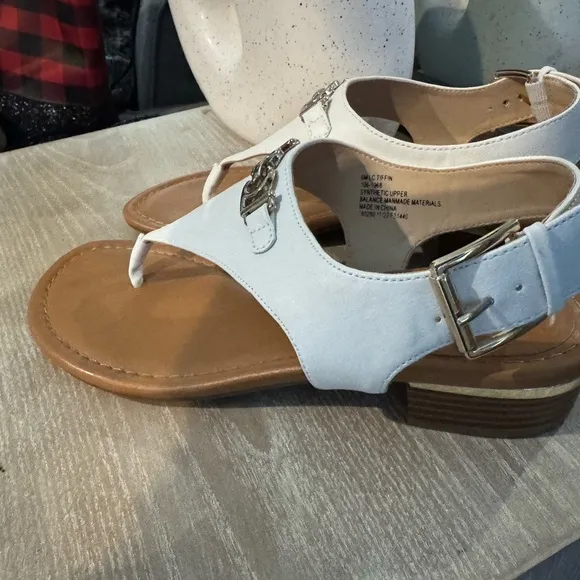 Liz Claiborne White and Silver Sandals with Chain Detail