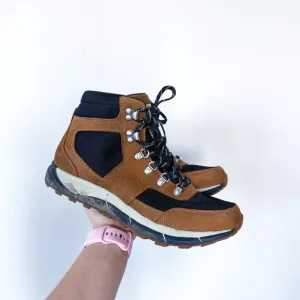 LL Bean Mountain Classic Mens Brown Waterproof Hiking Boots Camping Outdoors