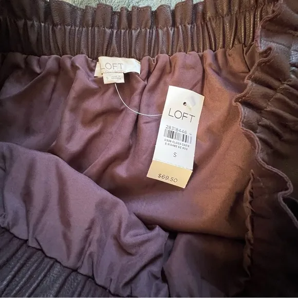 Loft NWT Sz Small Pull On Faux Leather Skirt. Beautiful  Burgundy Color  Ret $70