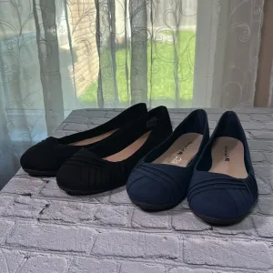 Lot of 2 size 11 American Eagle Women's Bree Pleated Ballet Flat Shoes Blu Black