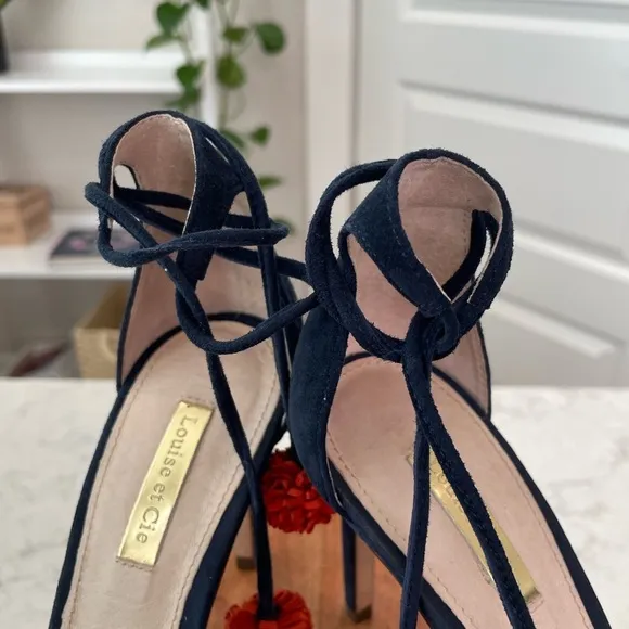Louise et Cie Pom Pom Navy Blue Heels Size 6.5