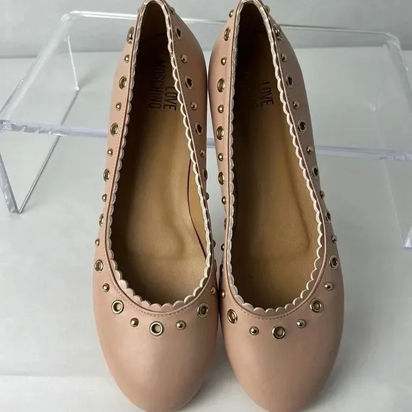 LOVE Moschino Rosa Studded Scalloped Ballet Flats Grommet Size 39 US 9