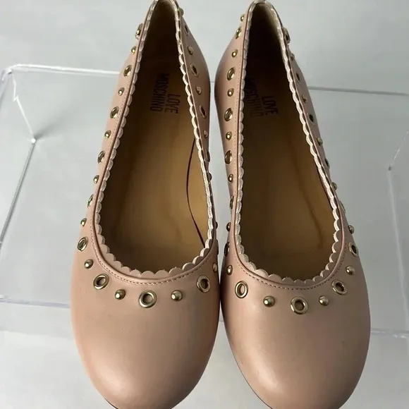 LOVE Moschino Rosa Studded Scalloped Ballet Flats Grommet Size 39 US 9