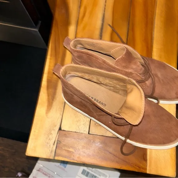 Lucky Brand Brown Chukka Boots Suede Casual can be unisex.