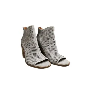 Lucky Brand Women's Size 8 M Cut Laser Leather Ankle Boots Booties (641)