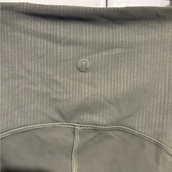 Lululemon Blissful Bend Super High-Rise Short 8&quot;Army Green 2