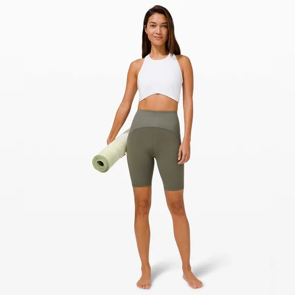 Lululemon Blissful Bend Super High-Rise Short 8&quot;Army Green 2