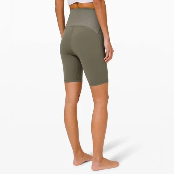Lululemon Blissful Bend Super High-Rise Short 8&quot;Army Green 2