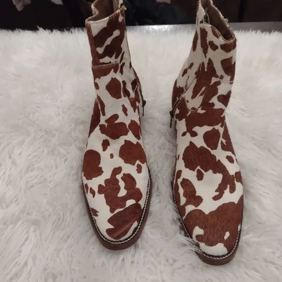 Luxxe Design Shoes Cow Leather Boots.