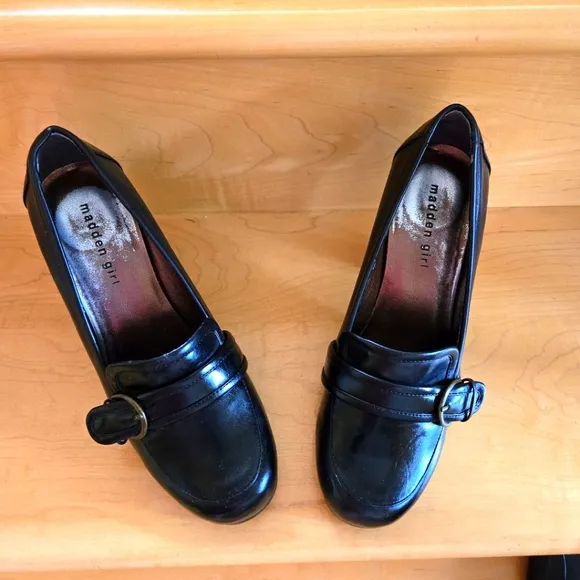 Madden Girl 4&quot; Heeled Black Leather Shoes, Decorative Buckle, Size 10