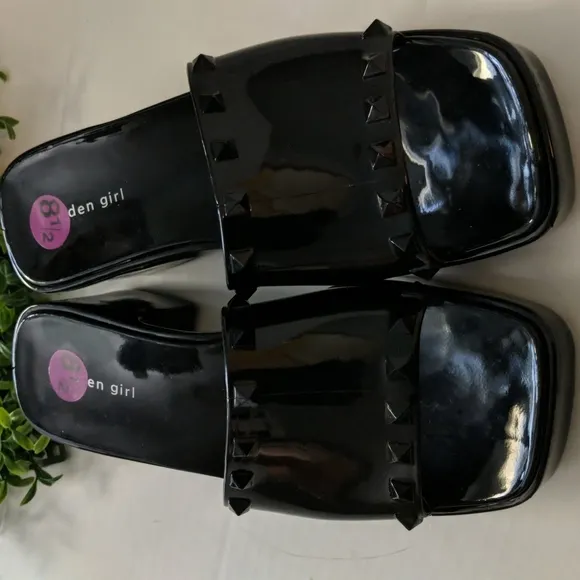 Madden Girl Black Rubber Jelly Sandals Shoes Block Heel Size 8.5