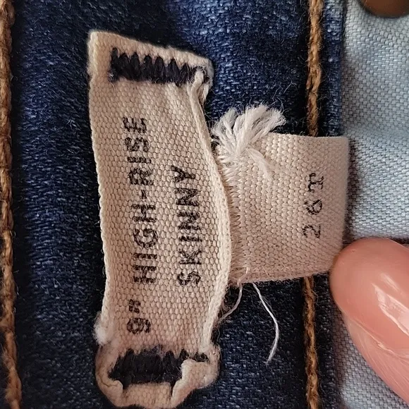 Madewell Jeans 9&quot; High Rise Button Fly Frayed Cuffs Size 27T