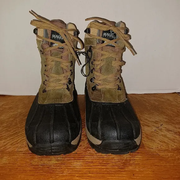 Magellan Outdoors Mens Thinsulate Winter Boots Black Green Mens 7 PAC Boots. New